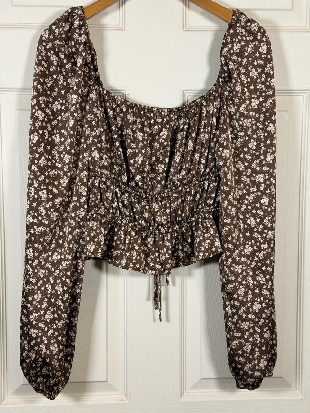Brown Floral Smocked Tie-Front Crop Top - Unknown Brand - Picture 4 of 5